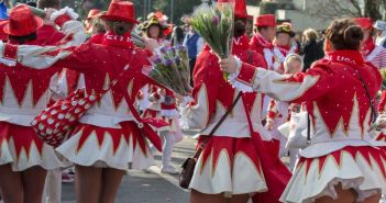 Rheinischer Karneval vereint Lebensfreude, Gemeinschaftssinn und dauerhafte integrative (Foto: AdobeStock - Bittner KAUFBILD.de - 488816227)